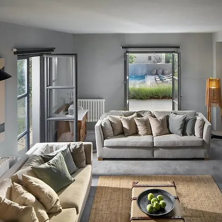 Cozy In With Outdoor Swimming Pool *
