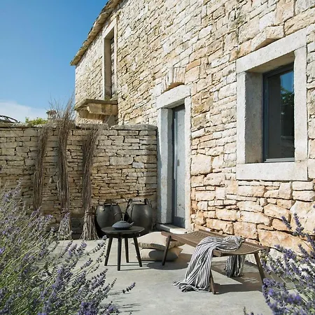 Cozy In With Outdoor Swimming Pool Holiday home *